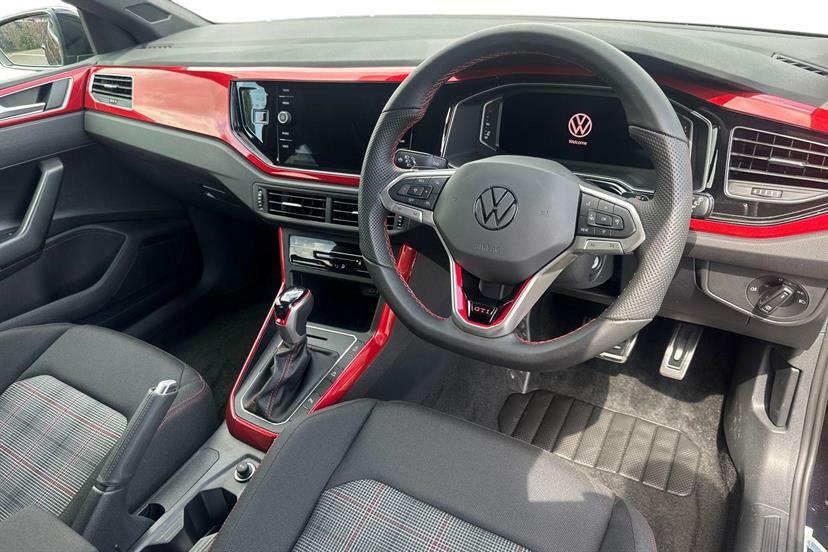 Volkswagen Polo 2.0 Tsi Gti Dsg Black #6