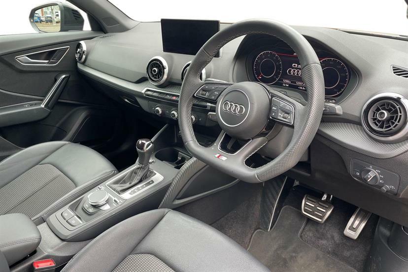 Audi Q2 35 Tfsi Black Edition S Tronic Tech EJ73SXK Blue #6
