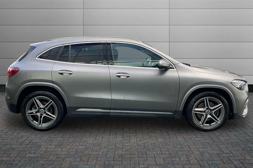 Mercedes-Benz GLA Class 200 Amg Line Executive DF24EKD Black #3
