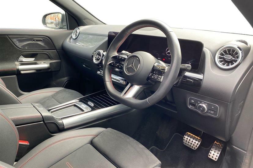 Mercedes-Benz GLA Class 200 Amg Line Executive DF24EKD Black #5