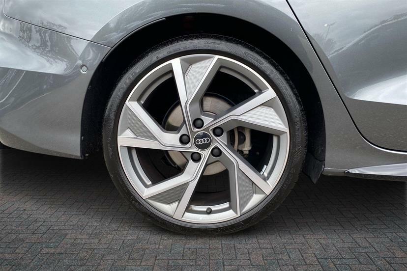 Audi A3 1.5 Tfsi 150 Black Edition S Tronic DF75AWW Grey #5
