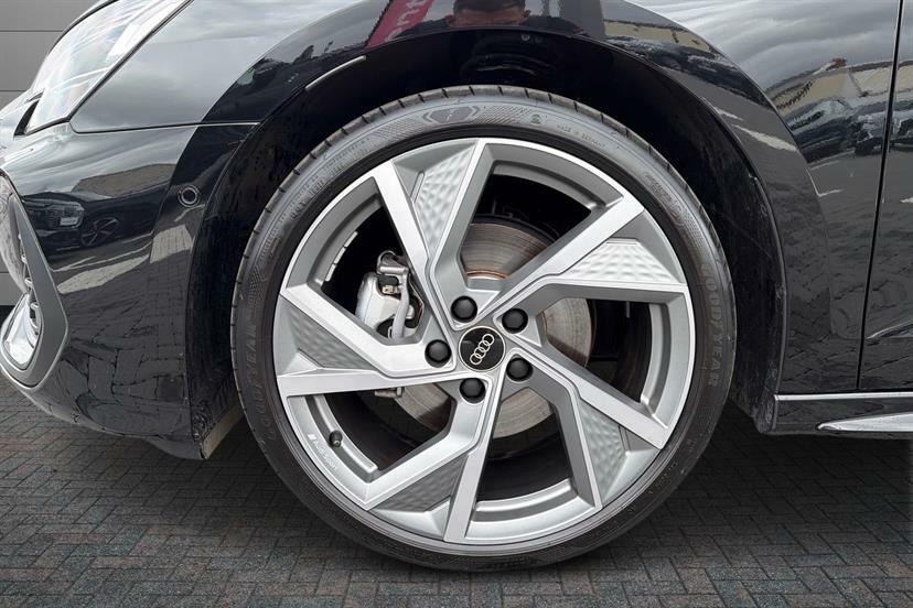 Audi A3 1.5 Tfsi 150 Black Edition S Tronic KN75FWY Black #5
