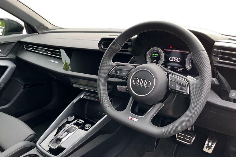 Audi A3 1.5 Tfsi E 204 Black Edition S Tronic LN26JHE Blue #6