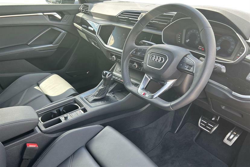 Audi Q3 35 Tfsi Black Edition S Tronic Tech Pack LS75VEW Black #6