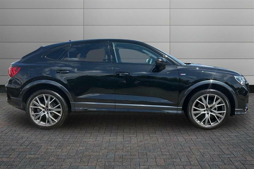 Audi Q3 35 Tfsi Black Edition S Tronic Tech Pack LS75VEW Black #4