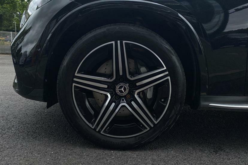 Mercedes-Benz GLC Class 220D 4Matic Amg Line Premium 9G-tronic DK25NLN Black #4