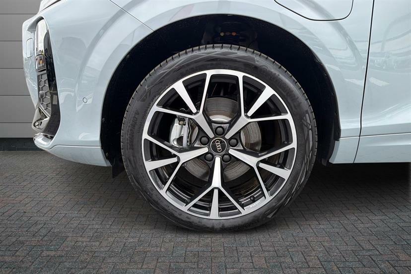 Audi Q3 1.5 E-hybrid Launch Edition S Tronic Grey #5