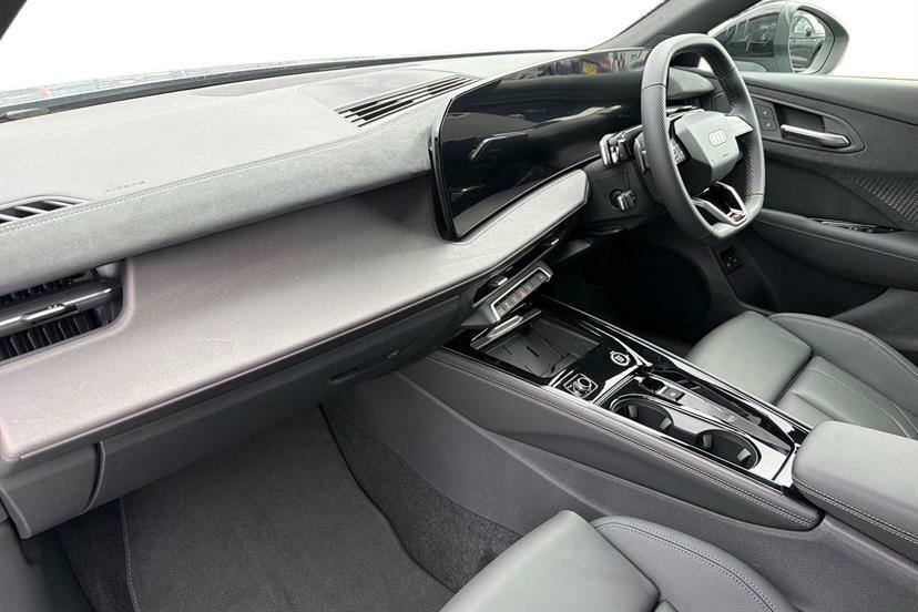 Audi Q3 1.5 E-hybrid Launch Edition S Tronic Grey #2