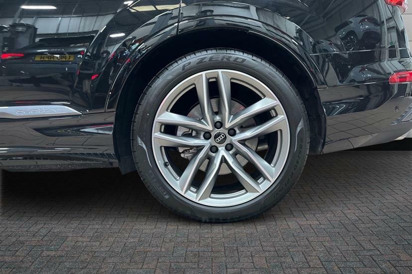 Audi Q7 55 Tfsi Quattro S Line Tiptronic Tech Pack LN26HZY Black #5