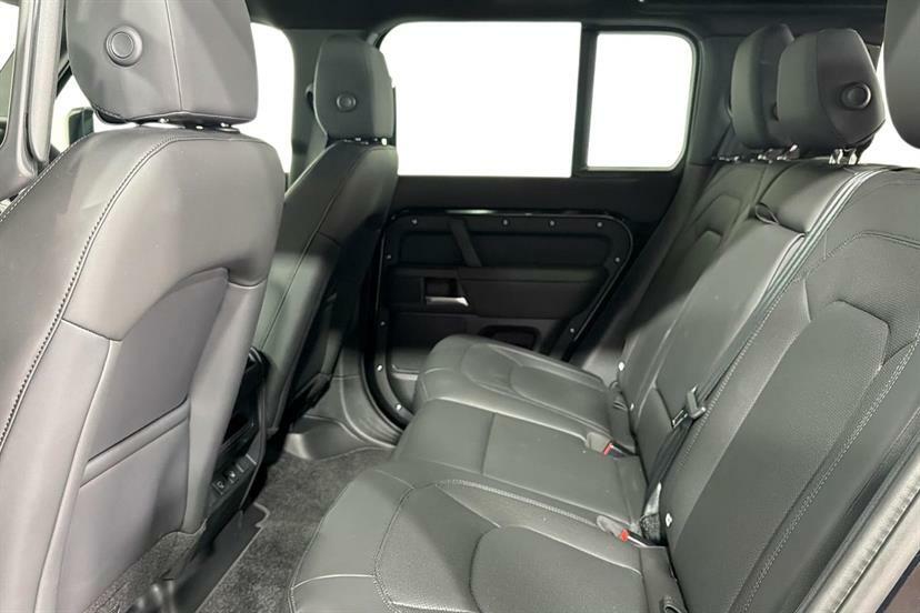 Land Rover Defender 110 3.0 D250 X-dynamic Se 110 FJ75UHV Black #4