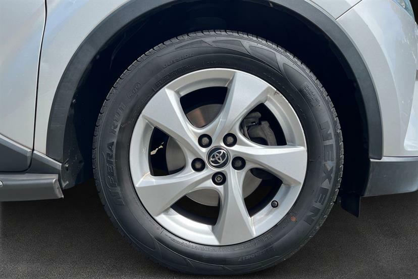 Toyota C-Hr 1.2T Icon Tech LD19VZZ Silver #5
