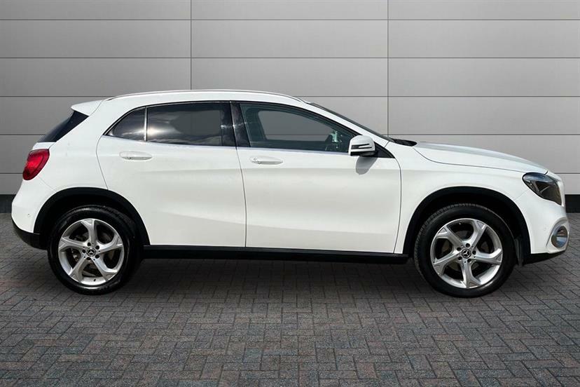 Mercedes-Benz GLA Class 220D 4Matic Sport Executive YA68DDX White #3