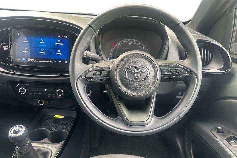 Toyota Aygo X 1.0 Vvt-i Exclusive FP23GSO Black #6