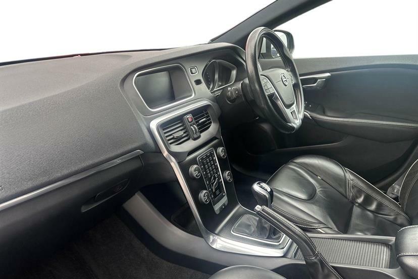 Volvo V40 T3 152 R Design Pro Grey #2