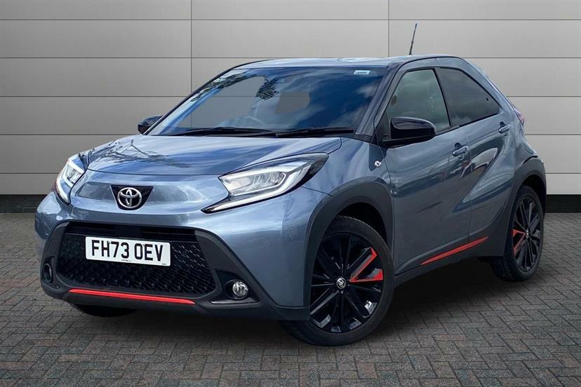Toyota Aygo X 1.0 Vvt-i Undercover FH73OEV Black #3