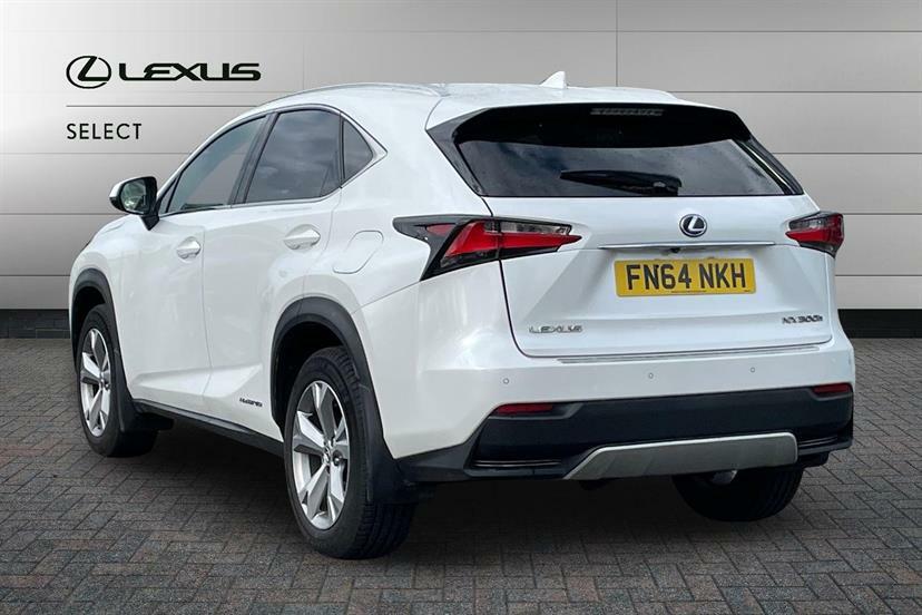 Lexus NX 300H 2.5 Premier Cvt White #3
