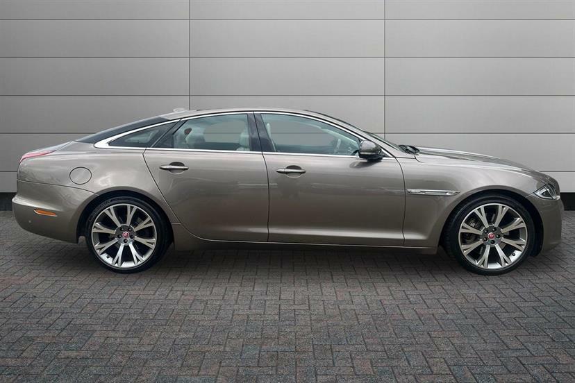 Jaguar XJ 3.0D V6 Portfolio #4