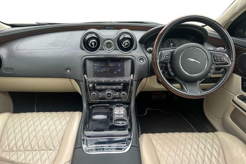 Jaguar XJ 3.0D V6 Portfolio #6