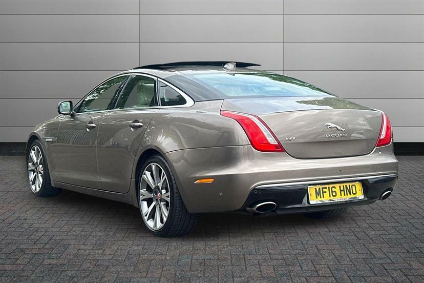 Jaguar XJ 3.0D V6 Portfolio #3