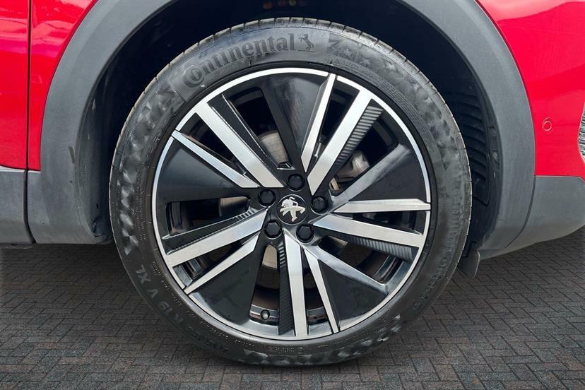 Peugeot 5008 1.2 Puretech Gt Premium Eat8 DU71AUL Red #5