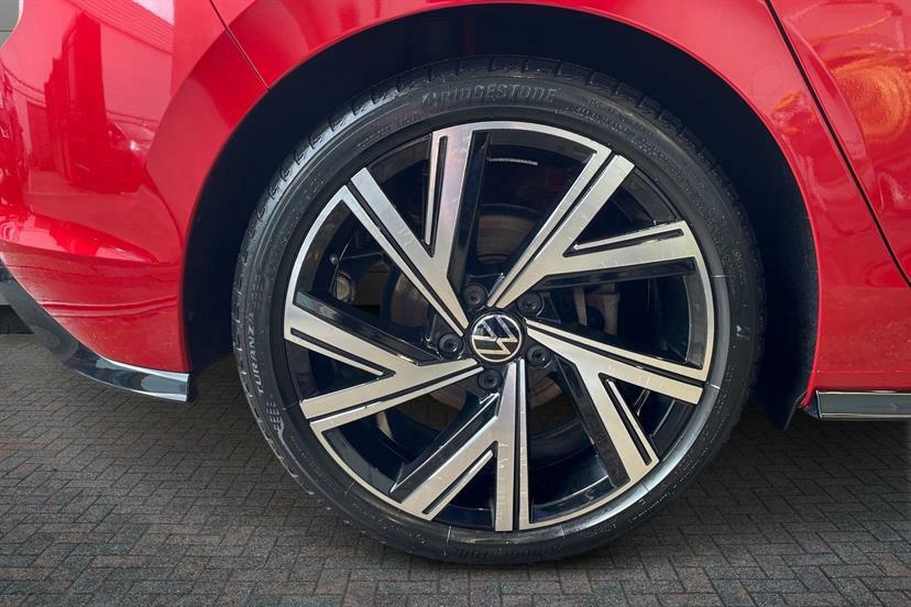 Volkswagen Golf 1.5 Etsi 150 R-line Dsg AV23LZE Red #5