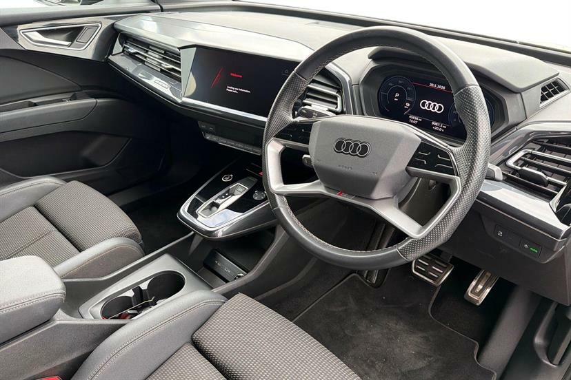 Audi Q4 E Tron 150Kw 40 82Kwh S Line LS23GYV Black #6