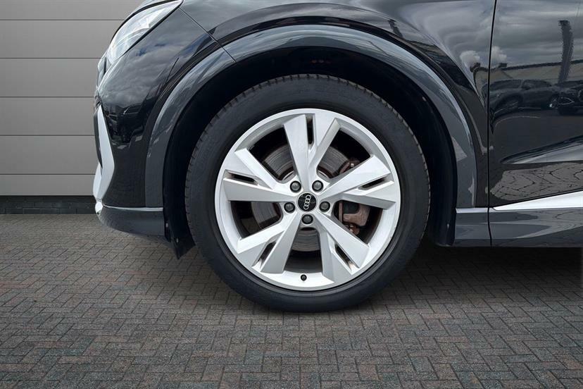 Audi Q4 E Tron 150Kw 40 82Kwh S Line LS23GYV Black #5