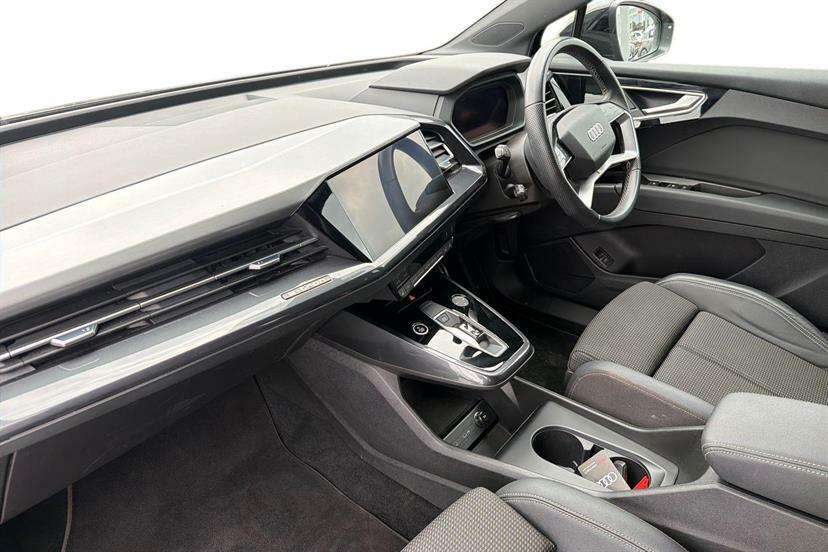 Audi Q4 E Tron 150Kw 40 82Kwh S Line LS23GYV Black #2