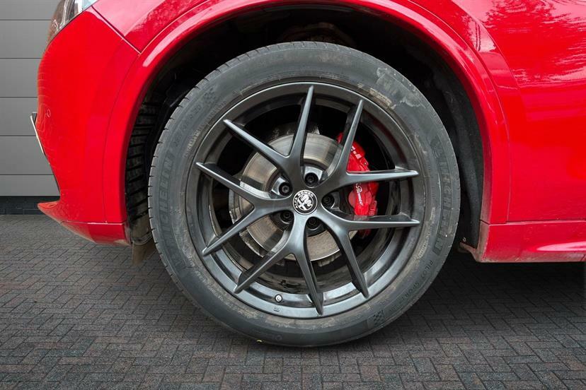 Alfa Romeo Stelvio 2.0 Turbo 280 Veloce AO22DWN Red #5
