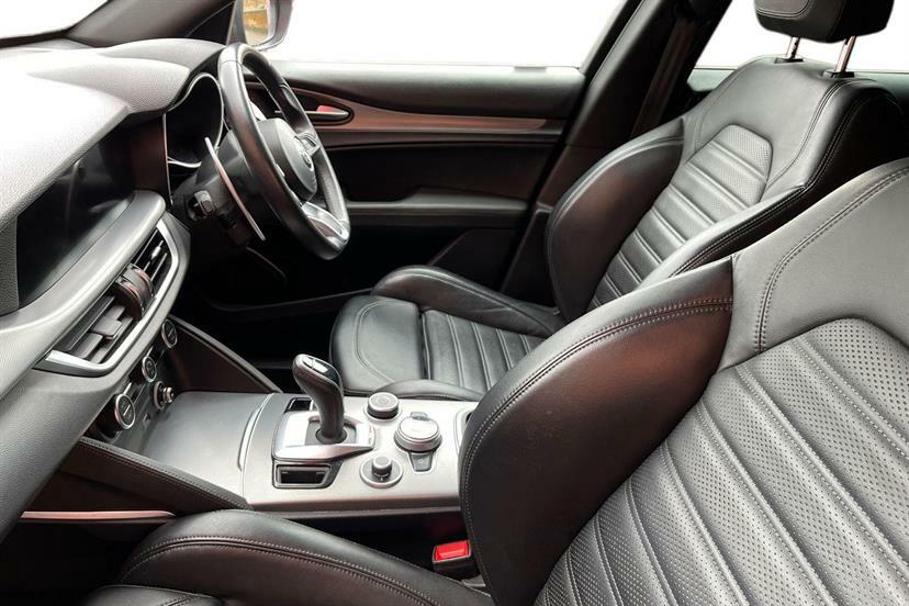 Alfa Romeo Stelvio 2.0 Turbo 280 Veloce AO22DWN Red #2