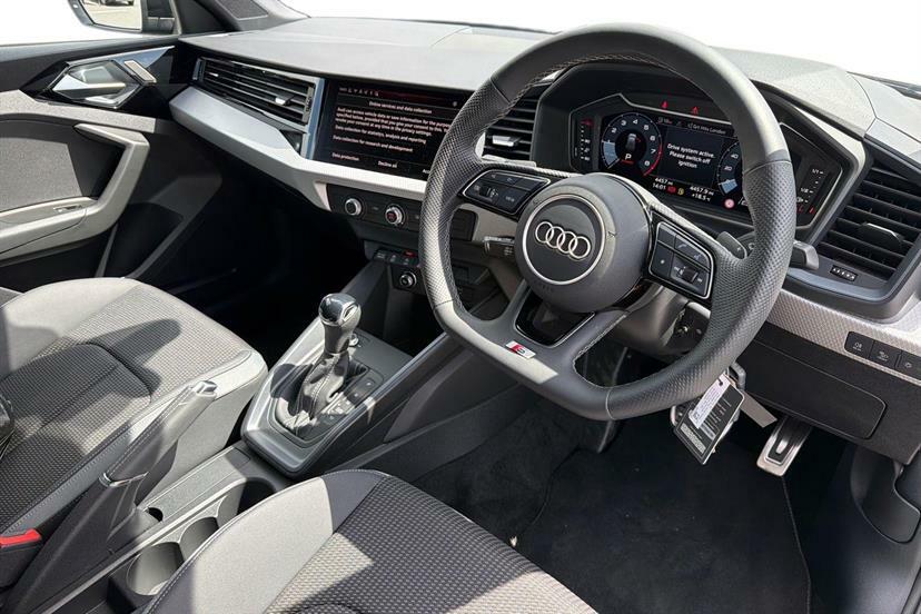 Audi A1 35 Tfsi Black Edition S Tronic DG75ZCO Blue #6