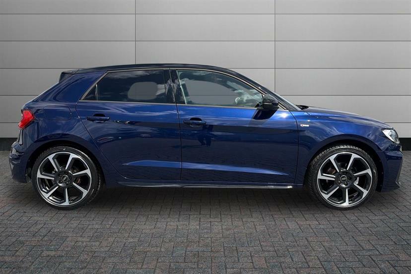Audi A1 35 Tfsi Black Edition S Tronic DG75ZCO Blue #4