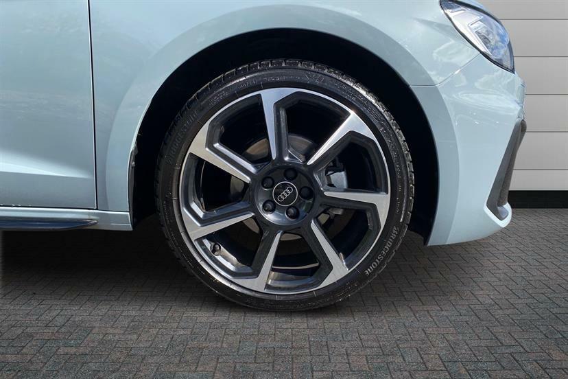 Audi A1 35 Tfsi Black Edition S Tronic WU75FBF Grey #5