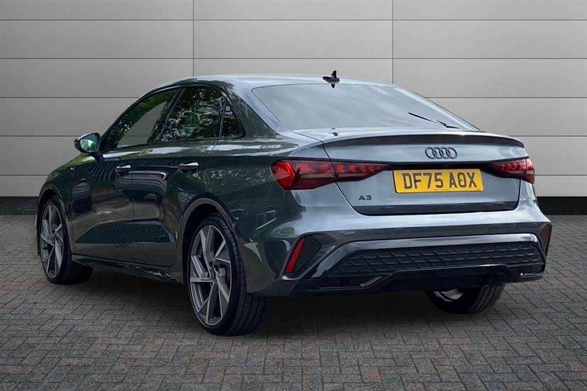 Audi A3 1.5 Tfsi 150 Black Edition S Tronic DF75AOX Grey #3