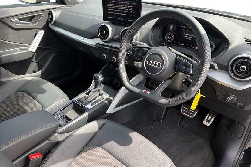Audi Q2 35 Tfsi Black Edition S Tronic EK75JVN Black #6