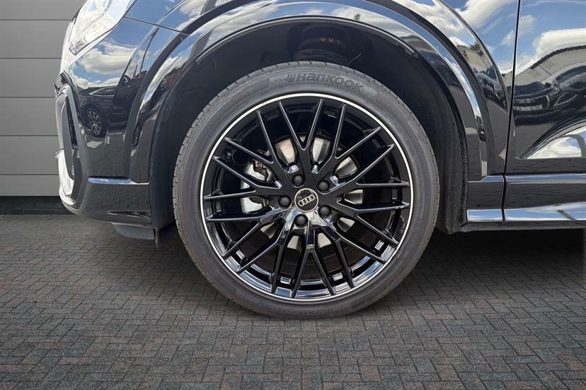 Audi Q2 35 Tfsi Black Edition S Tronic EK75JVN Black #5