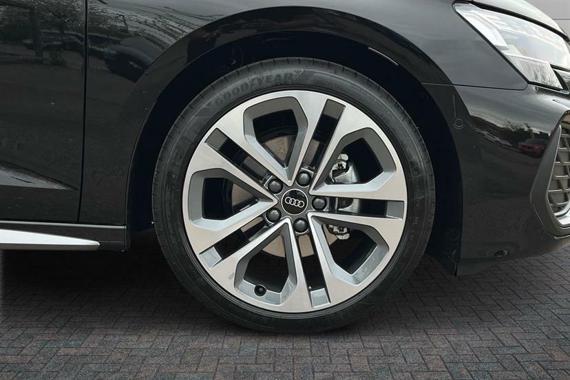 Audi A3 1.5 Tfsi 116 S Line S Tronic LR26GXK Black #5