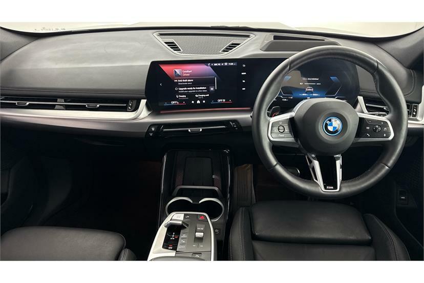 BMW iX1 150Kw Edrive20 M Sport 65Kwh YA25MYX  #4