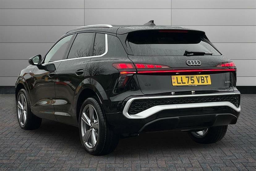 Audi Q3 2.0 Tfsi Quattro S Line S Tronicsoundvision LL75VBT Black #3