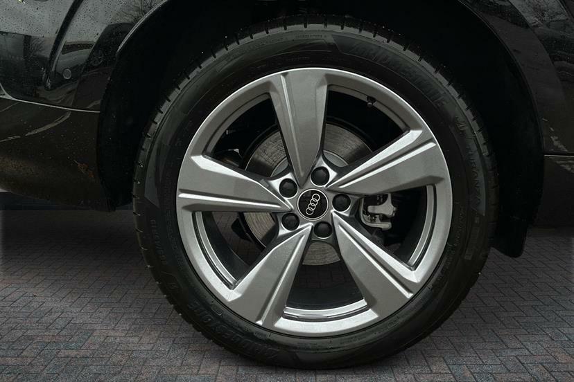 Audi Q3 2.0 Tfsi Quattro S Line S Tronicsoundvision LL75VBT Black #5