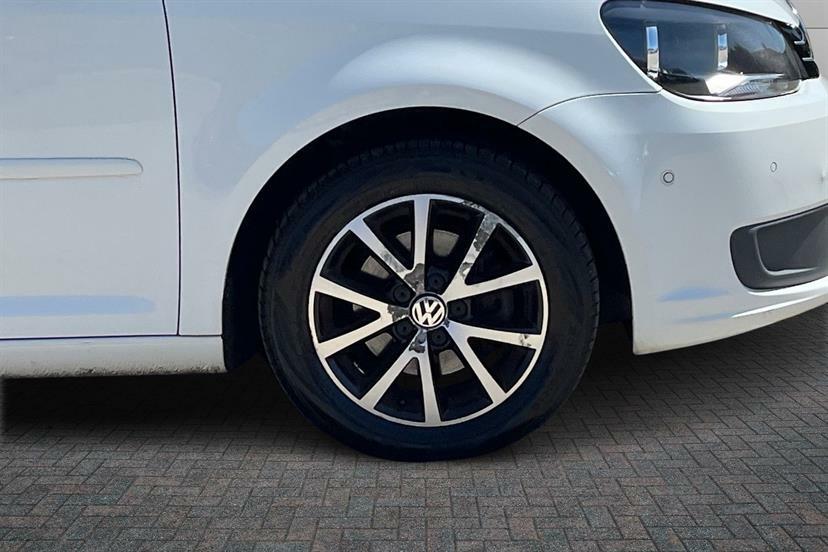 Volkswagen Touran 1.6 Tdi 105 Bluemotion Tech Se  #5