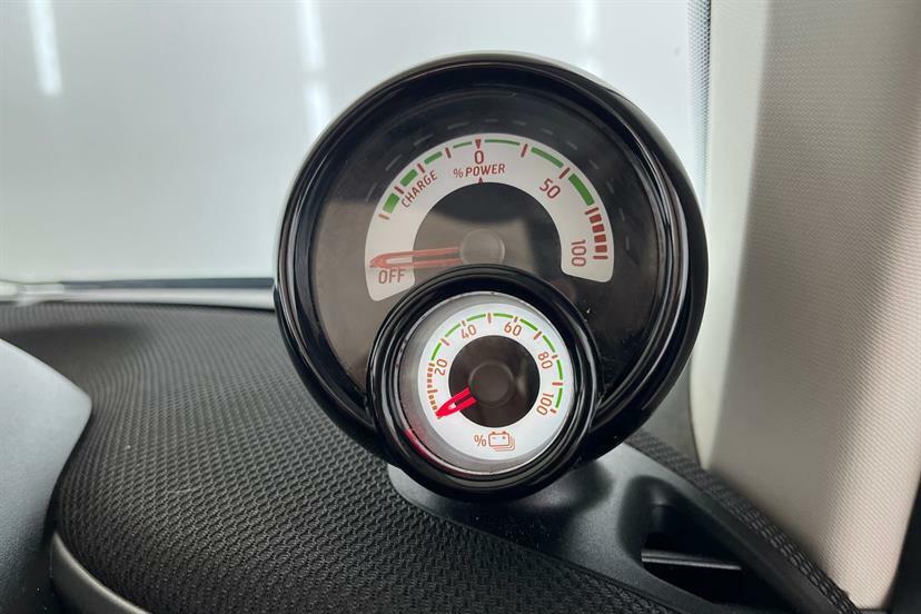 Smart Fortwo Cabrio Exclusive White #24