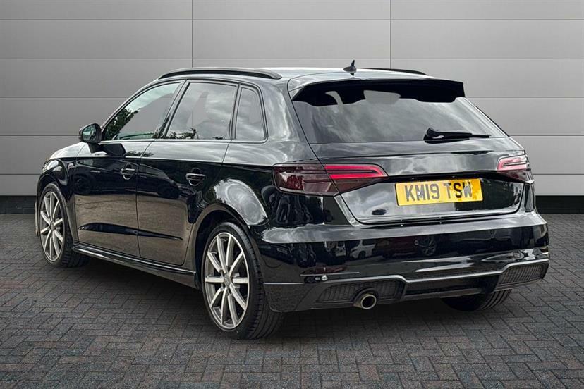 Audi A3 30 Tfsi 116 Black Edition KM19TSW Black #3