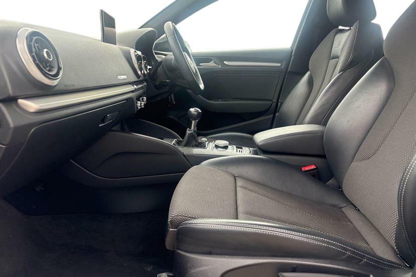 Audi A3 30 Tfsi 116 Black Edition KM19TSW Black #2