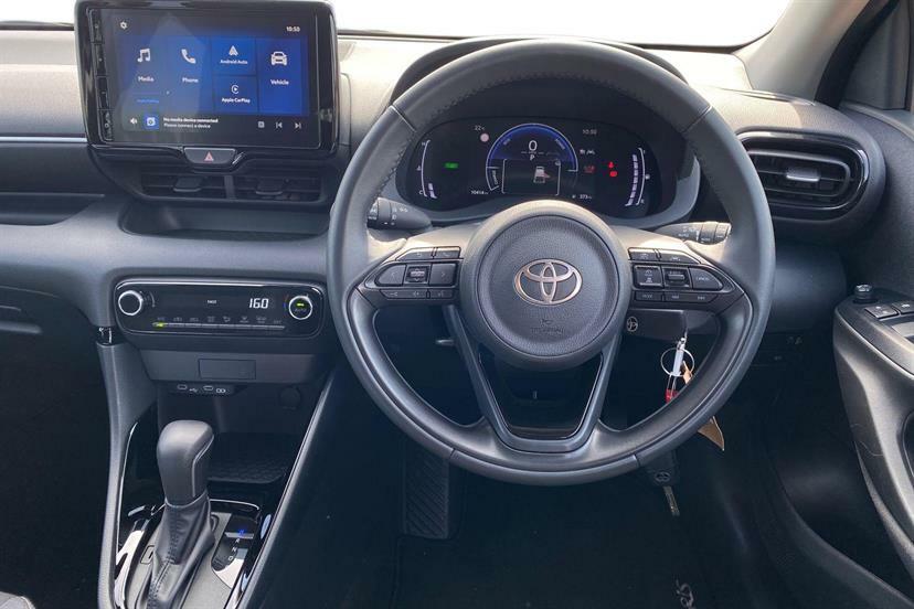 Toyota Yaris 1.5 Hybrid Design Cvt FG25ETV Black #6
