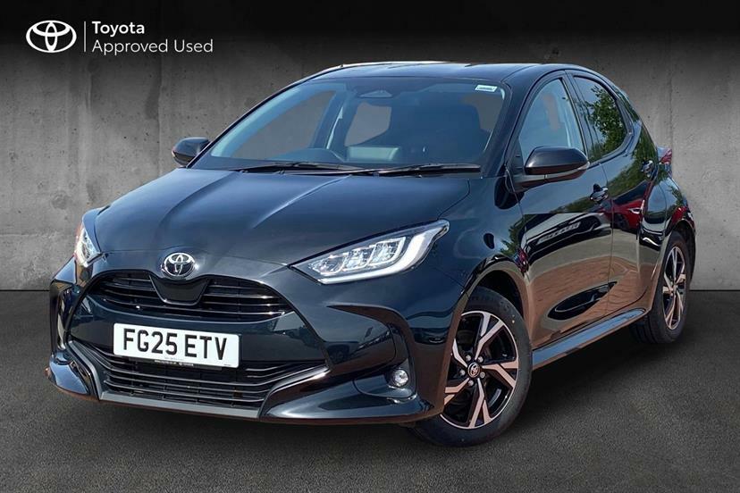 Toyota Yaris 1.5 Hybrid Design Cvt FG25ETV Black #3