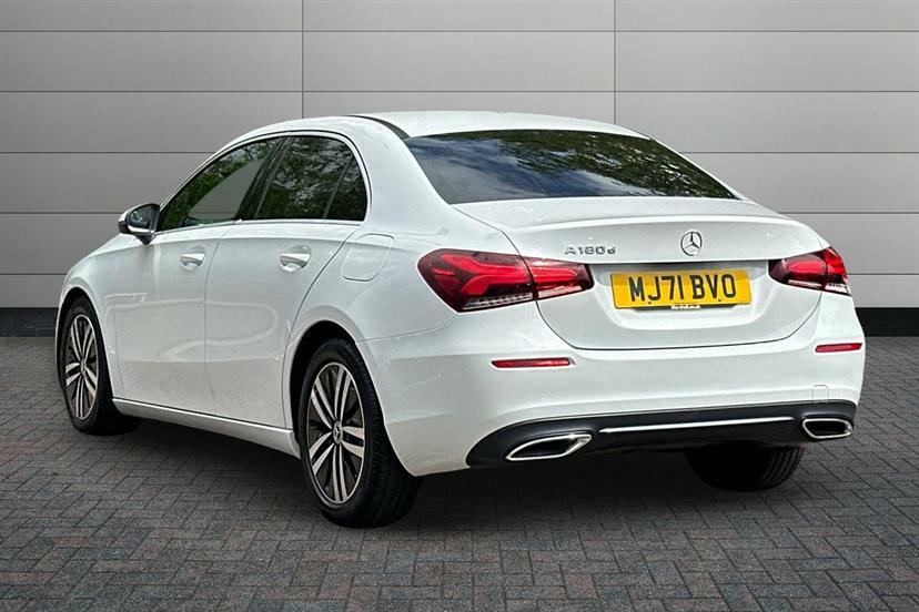 Mercedes-Benz A Class A180d 2.0 Sport MJ71BVO White #2