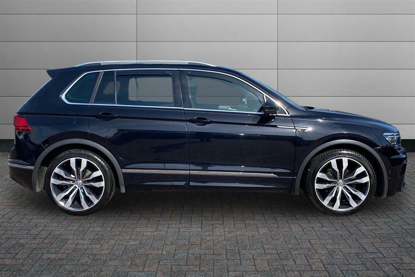 Volkswagen Tiguan 2.0 Tdi 150 4Motion R-line Tech CA20ABU Black #4