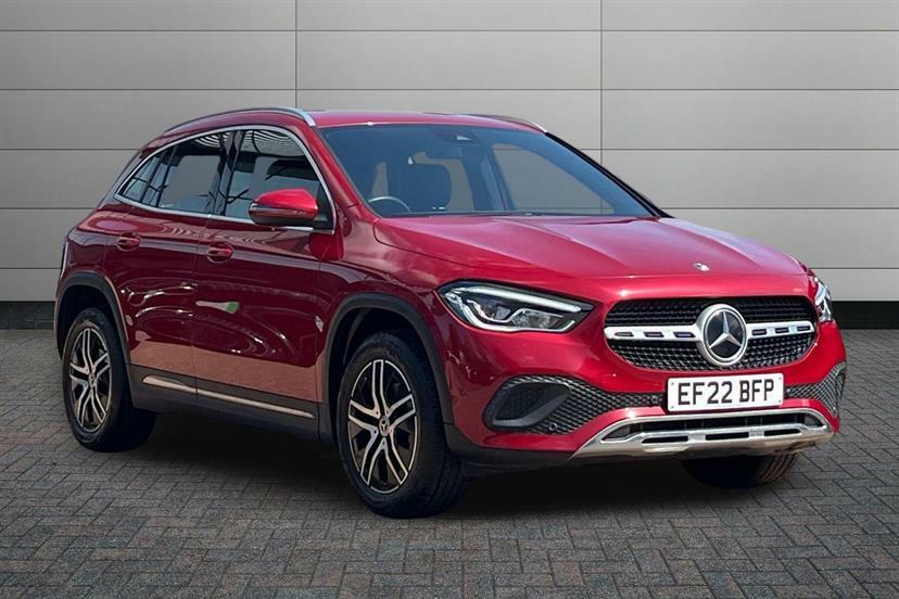 Mercedes-Benz GLA Class 200 Sport Executive Red