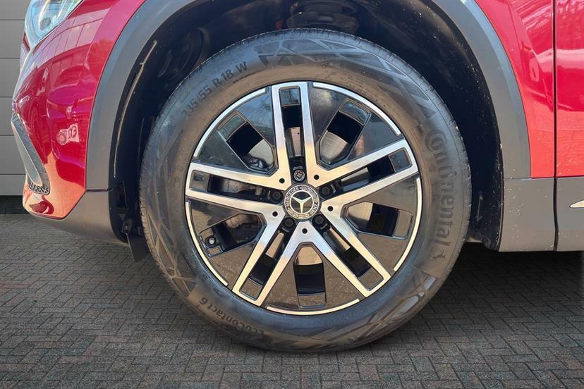 Mercedes-Benz GLA Class 200 Sport Executive EF22BFP Red #4